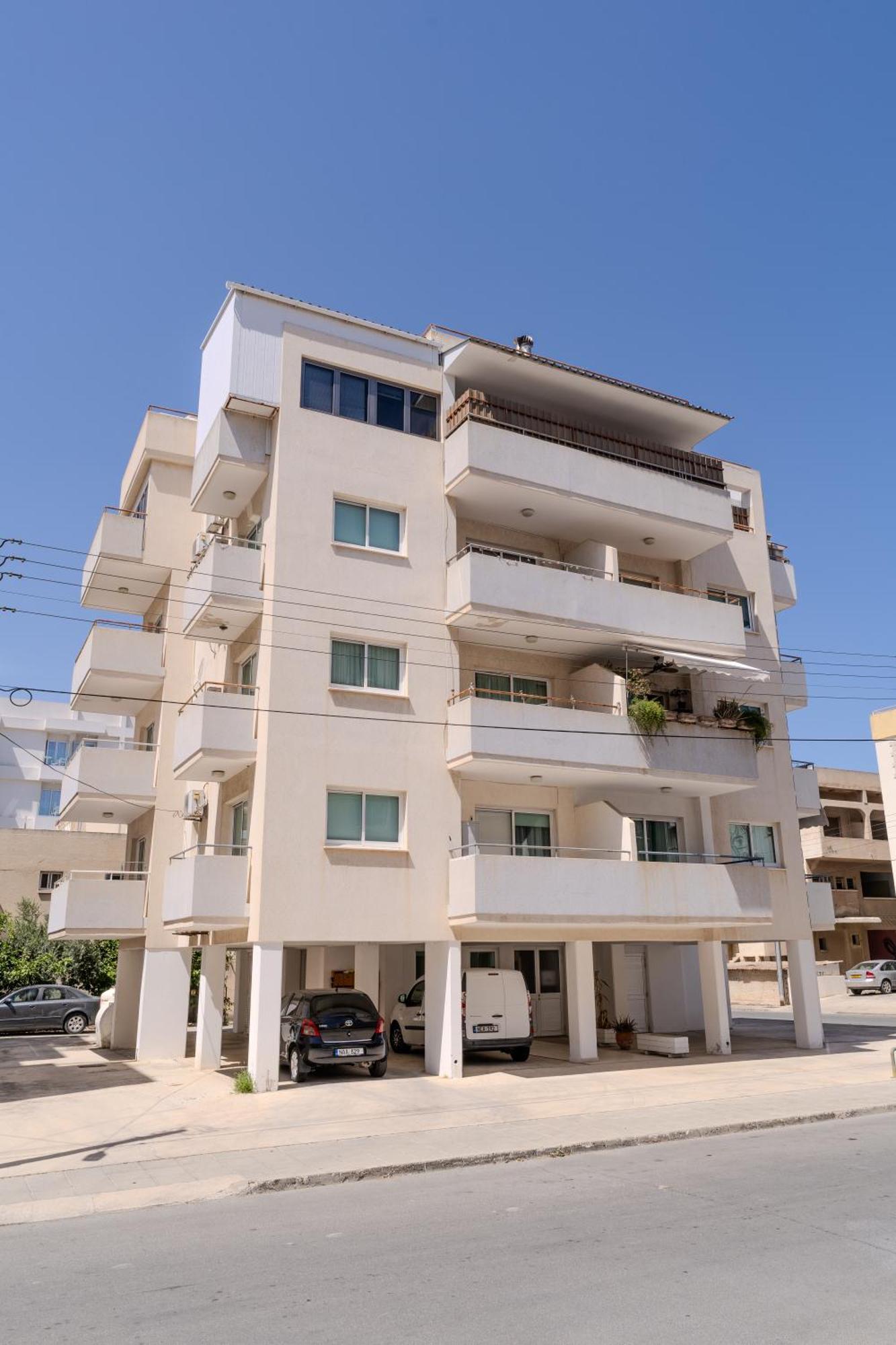 Helios Mackenzie One Bedroom Flat Ларнака Екстер'єр фото