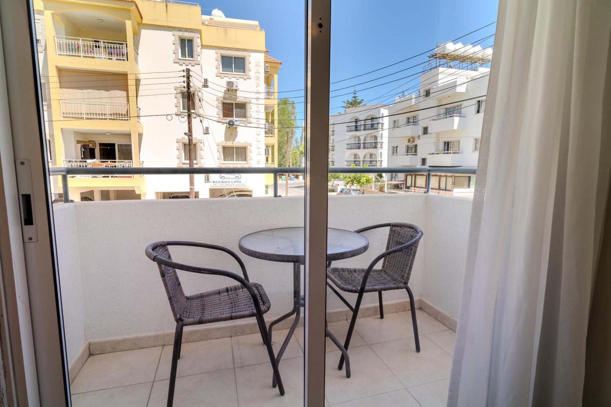 Helios Mackenzie One Bedroom Flat Ларнака Екстер'єр фото